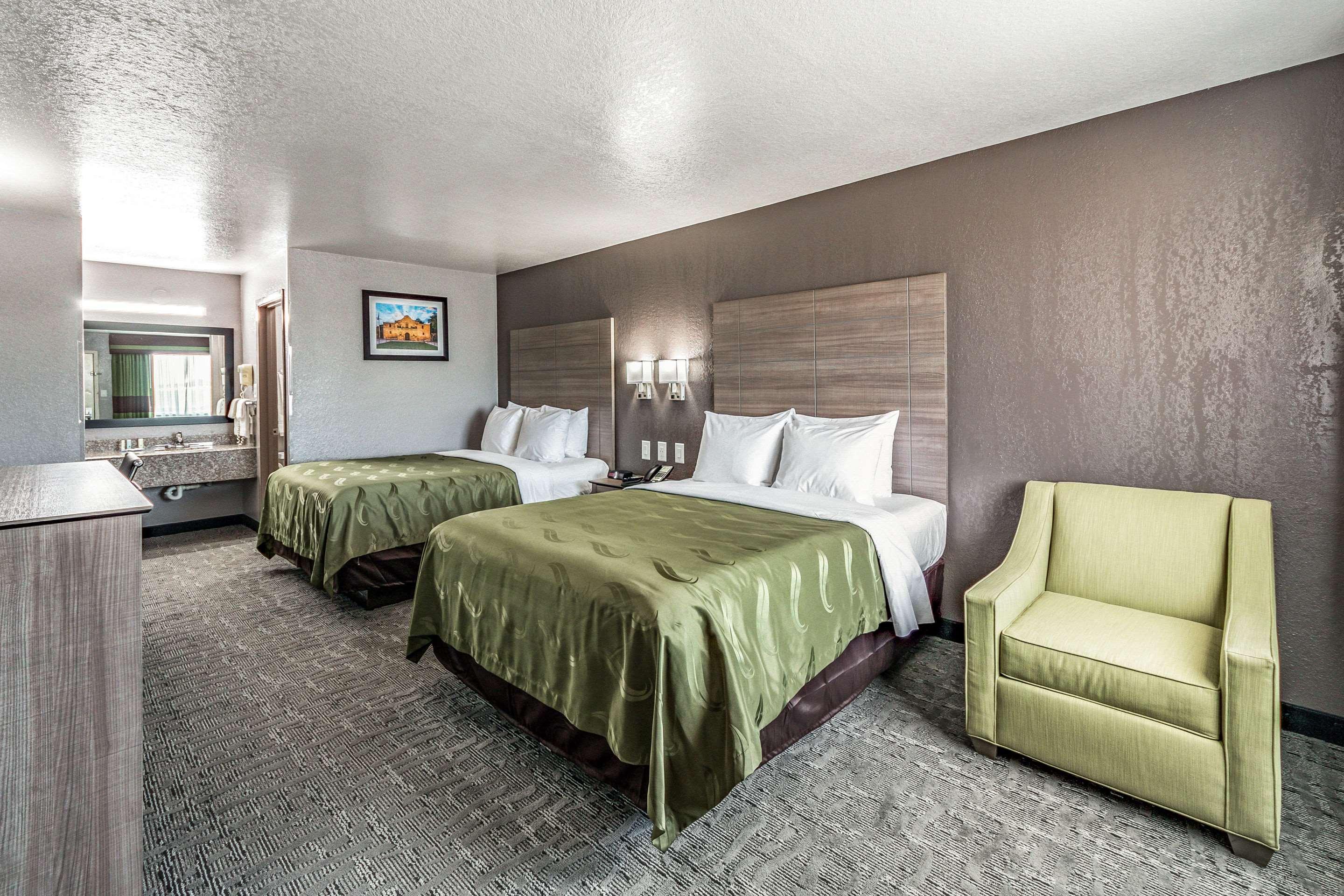 Quality Inn I-10 East Near Frost Bank Center San Antonio Exteriér fotografie