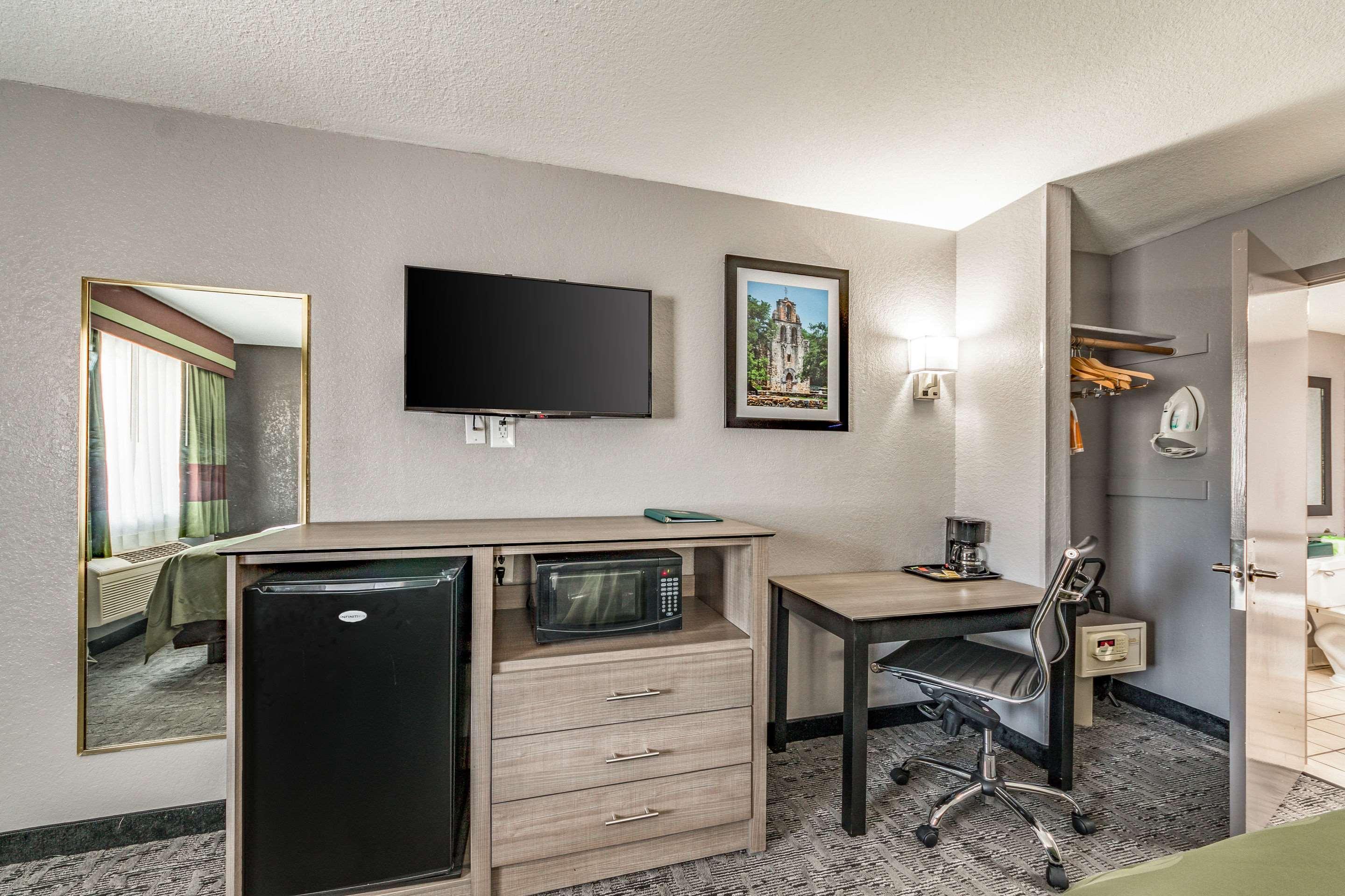 Quality Inn I-10 East Near Frost Bank Center San Antonio Exteriér fotografie